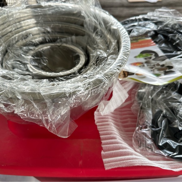 Wolfgang Puck mixing bowls - Picture 3 of 5